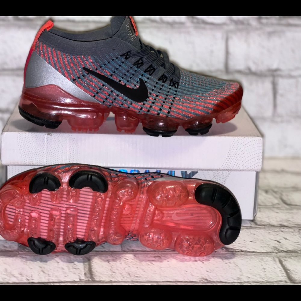 Nike Vapor Max Fly Knit 3- BRAND NEW